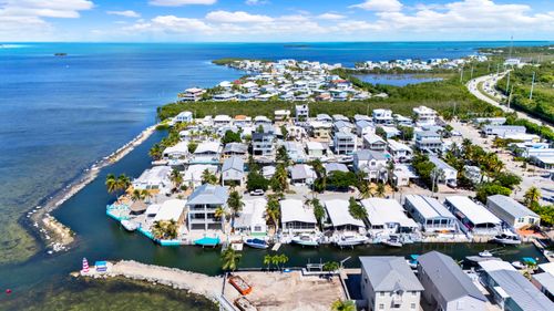 124 Valjean Ln, Tavernier, FL, 33070-2819 | Card Image