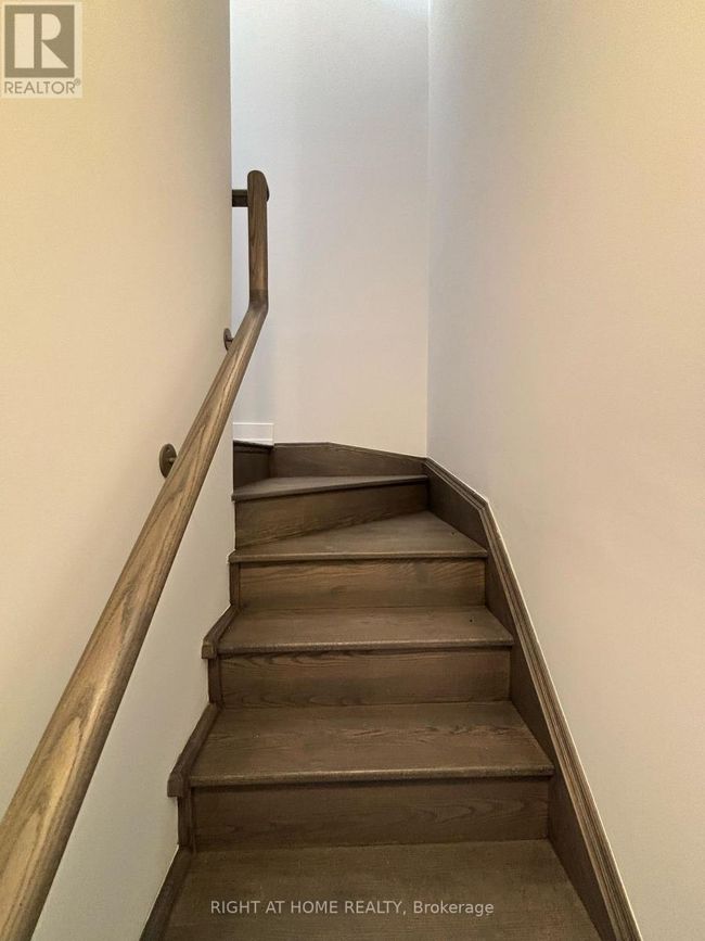 U228 - 9570 N Islington Avenue W, Townhouse with 2 bedrooms, 3 bathrooms and 2 parking in Vaughan (Sonoma Heights) ON | Image 17