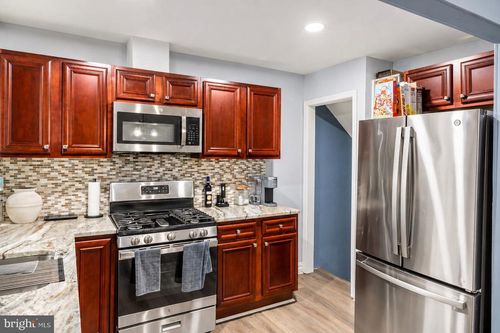 7487 Berkshire Rd, BALTIMORE, MD, 21224-3331 | Card Image