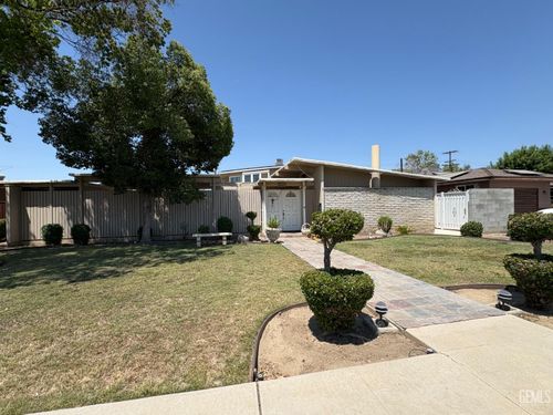 1313 Quincy St, Delano, CA, 93215-2513 | Card Image