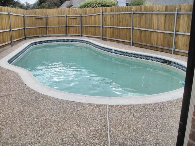 SWIMMING POOL IN BACKYARD! | Image 4