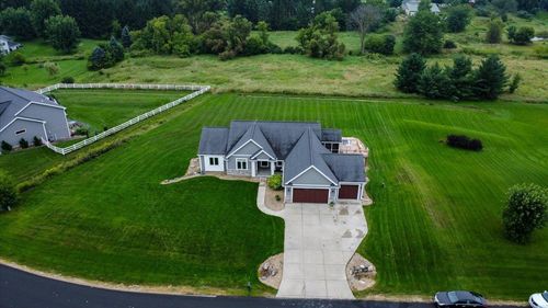 6911 Oslo Ln, Sun Prairie, WI, 53590-9131 | Card Image