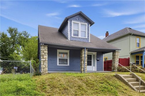1933 26th St, Kansas City, KS, 66104-4818 | Card Image
