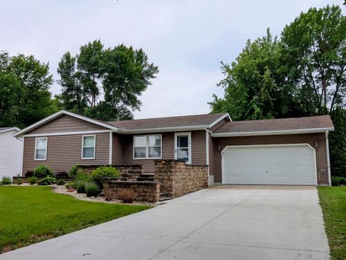 200 E Saratoga St, Marshall, MN, 56258-1716 | Card Image