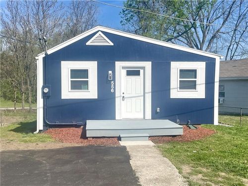 556 S Carlisle Dr, Sugar Creek, MO, 64054-1070 | Card Image