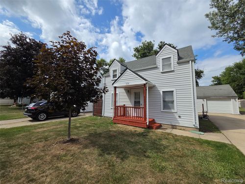 1031 Arthur Dr, Troy, MI, 48083-1802 | Card Image