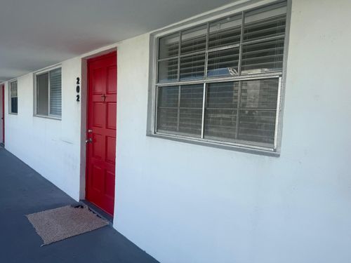202-402 Lake Shore Dr, West Palm Beach, FL, 33403-3578 | Card Image