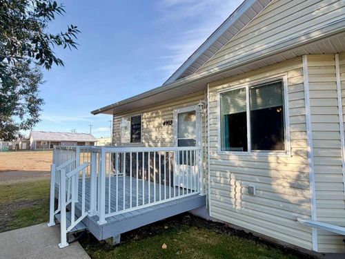 4903 50th St, Grimshaw, AB, T0H1W0 | Card Image