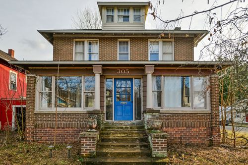 305 E State St, Athens, OH, 45701-1831 | Card Image