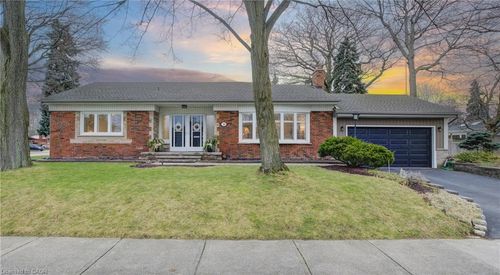 50 Edgewood Ave, Hamilton, ON, L8T1K1 | Card Image
