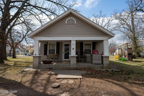 591 W Neosho St, Granby, MO, 64844-8205 | Card Image