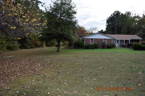 9775 E Colonial Trail Hwy, Crewe, VA, 23930-3319 | Card Image
