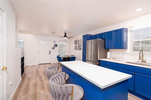 a-4612 Hershe St, Houston, TX, 77020-4671 | Card Image