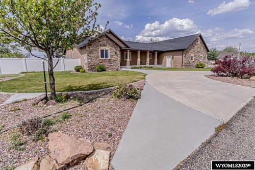 1011 Heritage Cove Dr, Lyman, WY, 82937-5100 | Card Image