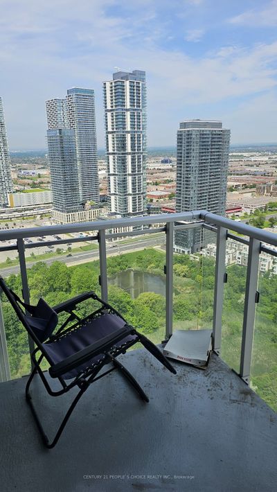 3207 - 2916 7 Highway, Condo with 2 bedrooms, 2 bathrooms and 1 parking in Vaughan ON | Image 1