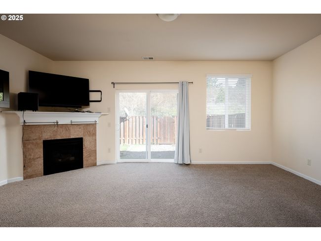 15264 Se Eckert Ln, House attached with 3 bedrooms, 3 bathrooms and 1 parking in Damascus OR | Image 10