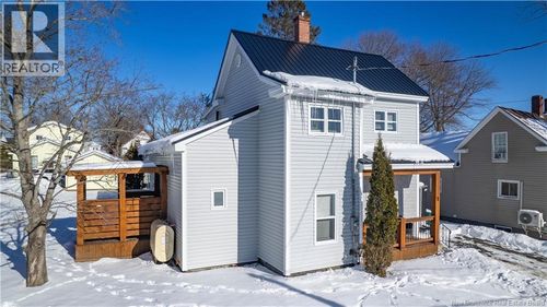 11 Elizabeth St, Saint Stephen, NB, E3L2N7 | Card Image