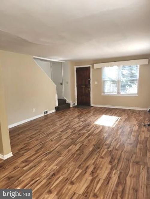 329 Burns St Se, WASHINGTON, DC, 20019-4110 | Card Image
