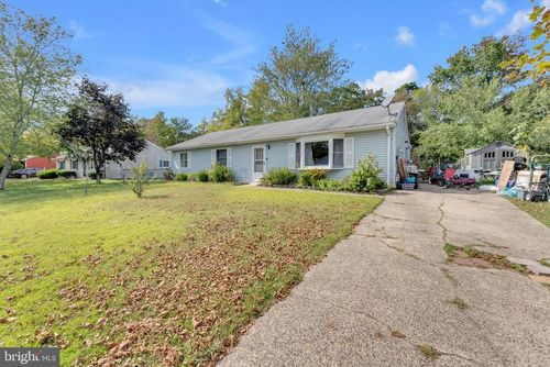 215 Coville Dr, BROWNS MILLS, NJ, 08015-3727 | Card Image