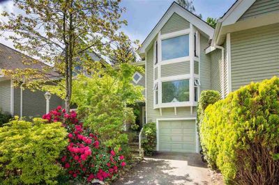 3337 Flagstaff Pl, Townhouse with 4 bedrooms, 2 bathrooms and 2 parking in Vancouver BC | Image 2