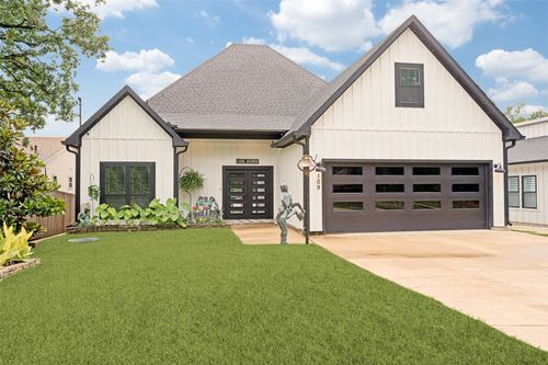 109 Autumn Wood Trl, Gun Barrel City, TX, 75156-4201 | Card Image