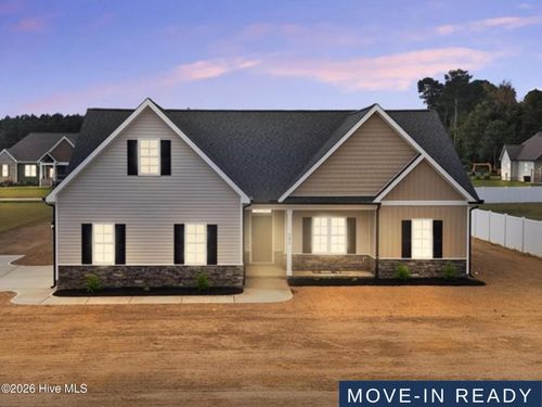 102 Chester Pl, Pikeville, NC, 27863-8143 | Card Image