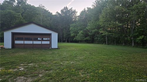 6194 Chestnut Ridge Rd, Orchard Park, NY, 14127-3608 | Card Image