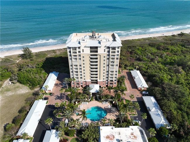 APT-402 - 3702 N Highway A1a, Condo with 3 bedrooms, 3 bathrooms and null parking in Hutchinson Island FL | Image 28