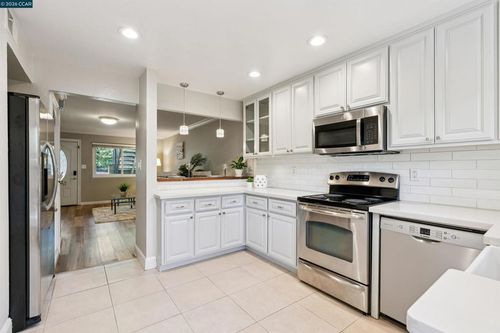 90 Laurel Dr, Danville, CA, 94526-3408 | Card Image