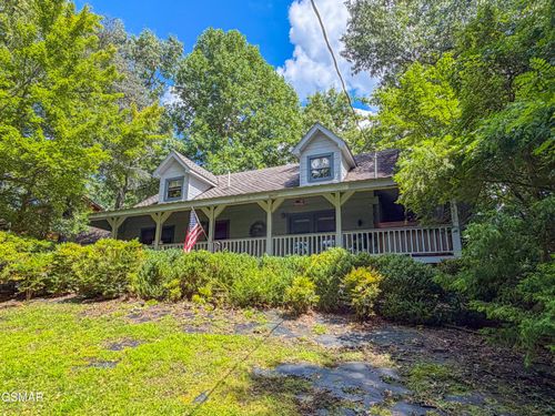 440 Deer Path Ln, Gatlinburg, TN, 37738-6324 | Card Image