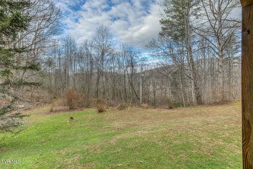902 Rd Campbell Rd, Butler, TN, 37640-7475 | Card Image