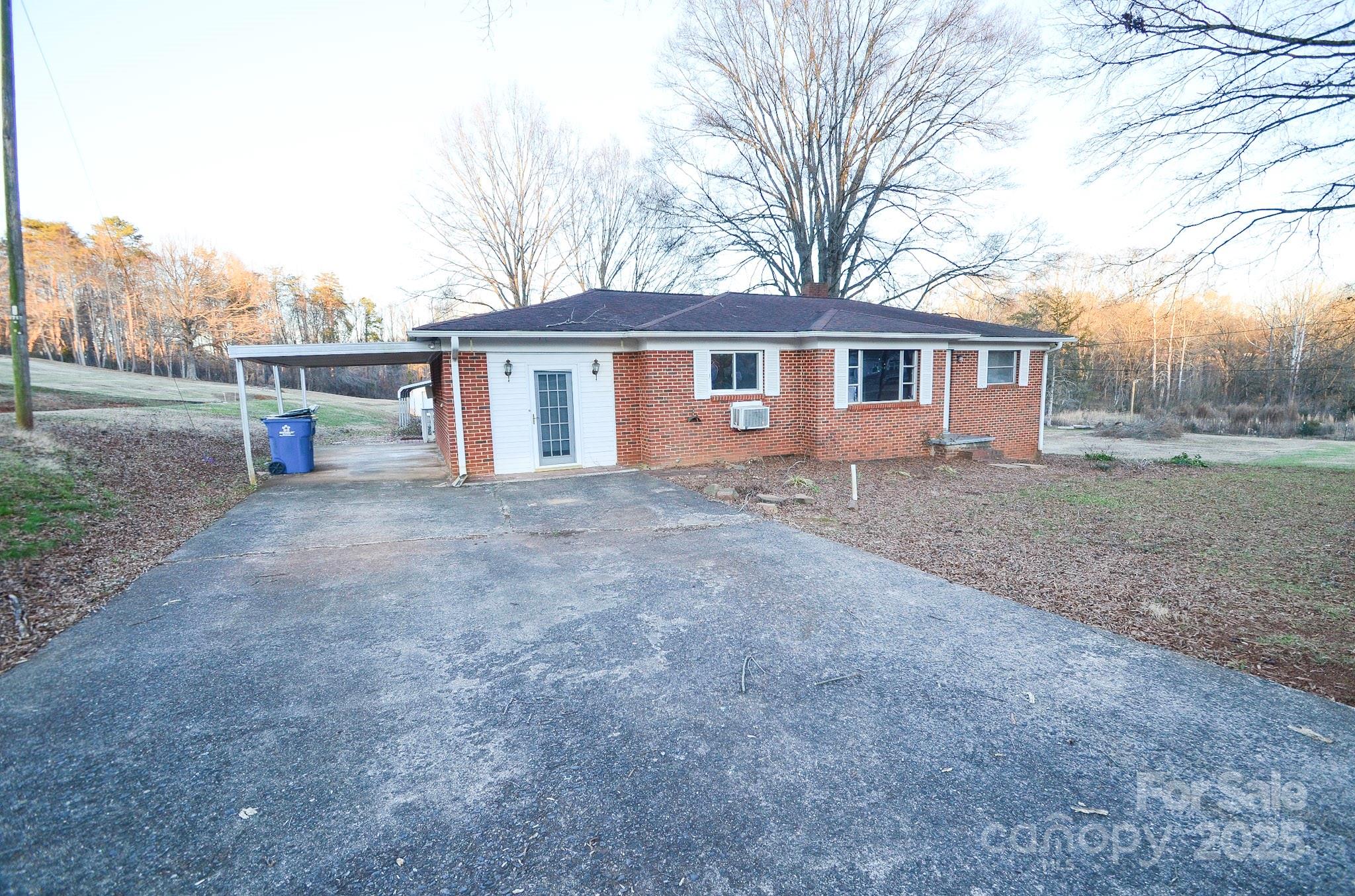 1308 Mckay Road, For Sale in Newton - eXp Realty