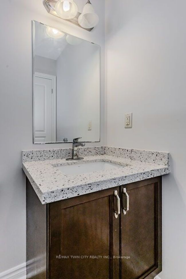 135 Harding St, House other with 3 bedrooms, 3 bathrooms and 1 parking in Kitchener ON | Image 14