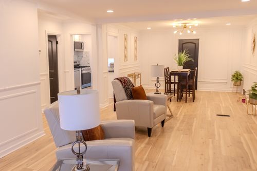 9237 S Justine St, Chicago, IL, 60620-5038 | Card Image