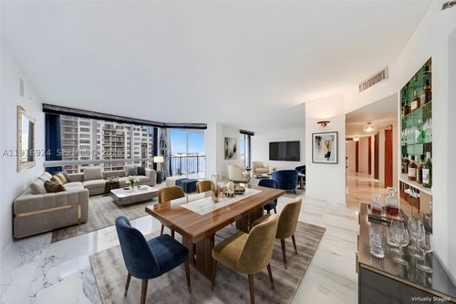 a1104-520 Brickell Ave, Miami, FL, 33131 | Card Image