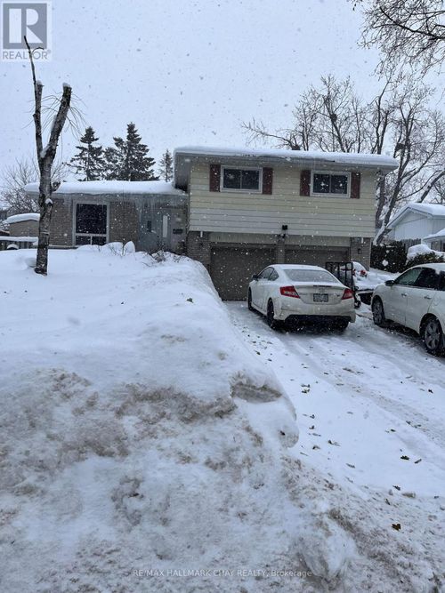 13 Jane Cres, Barrie, ON, L4N3T7 | Card Image