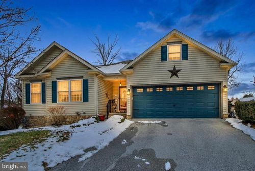 245 Kennedy Ct, HANOVER, PA, 17331-1369 | Card Image