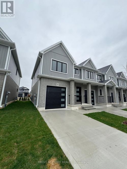 36-17 Nicholson St, Lucan, ON, N0M2J0 | Card Image