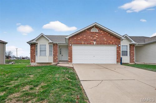 1047 Arlington Way, Warrenton, MO, 63383-1383 | Card Image