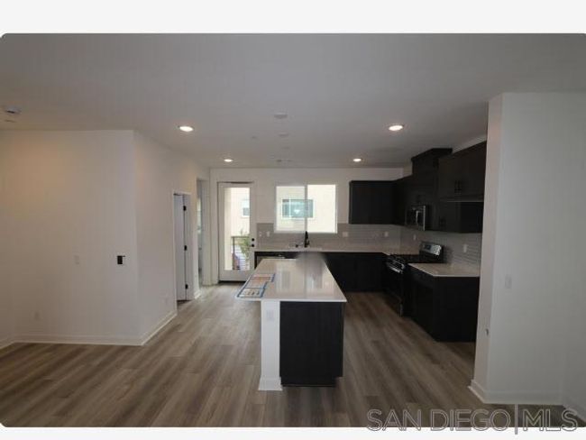 UNIT-60 - 5355 Seacliff Pl, Condo with 4 bedrooms, 3 bathrooms and 2 parking in San Diego CA | Image 4