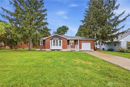 5 Marchester Dr, Kettering, OH, 45429-1731 | Card Image