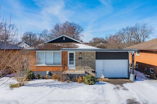 main-level-144 Elm St, Port Colborne, ON, L3K4N4 | Card Image