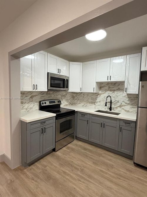 6790-6790 Sw 17th St, Miami, FL, 33155-1718 | Card Image