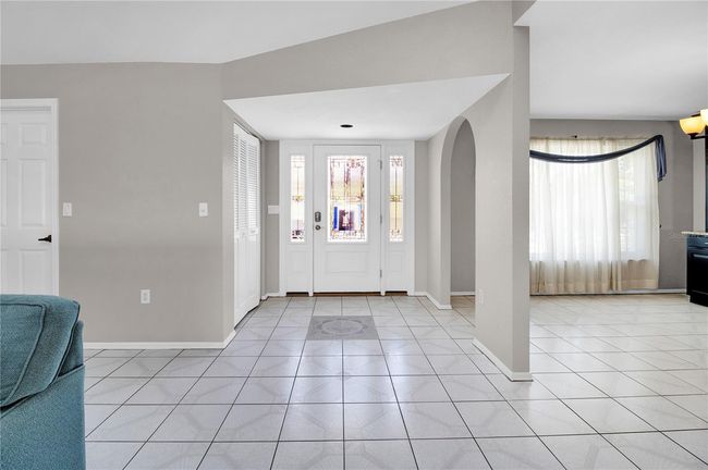Entry into the Living Room | Image 18
