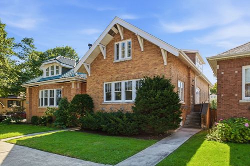 5505 W Pensacola Avenue, Chicago, IL, 60641 | Card Image