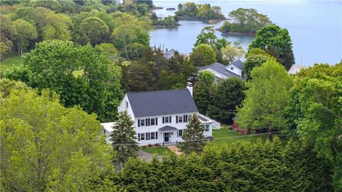 229 Shore Rd, Westerly, RI, 02891-3619 | Card Image