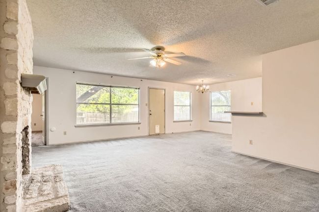 10421 Cayuse Cv, House other with 3 bedrooms, 2 bathrooms and 4 parking in Austin TX | Image 6
