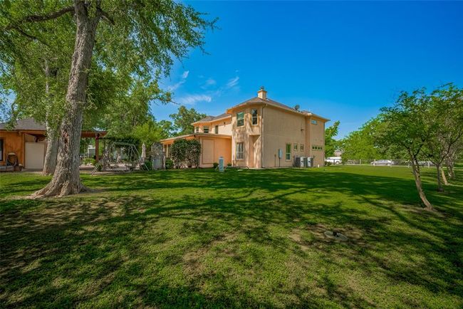 610 Wrangler Rd, Home with 4 bedrooms, 3 bathrooms and 2 parking in Wallis TX | Image 21