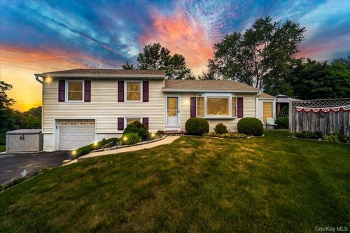 17 Brian Road, Poughkeepsie (Town), NY, 12590 | Card Image