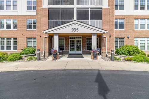 ste-210-935 Ferndale St N, Maplewood, MN, 55119-4139 | Card Image